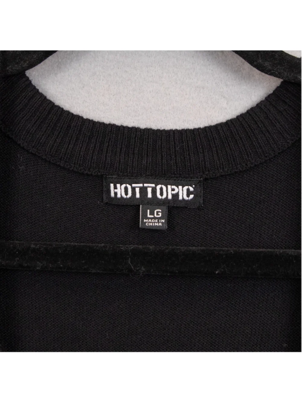 Hot Topic black and white skull flag patch button cardigan-L